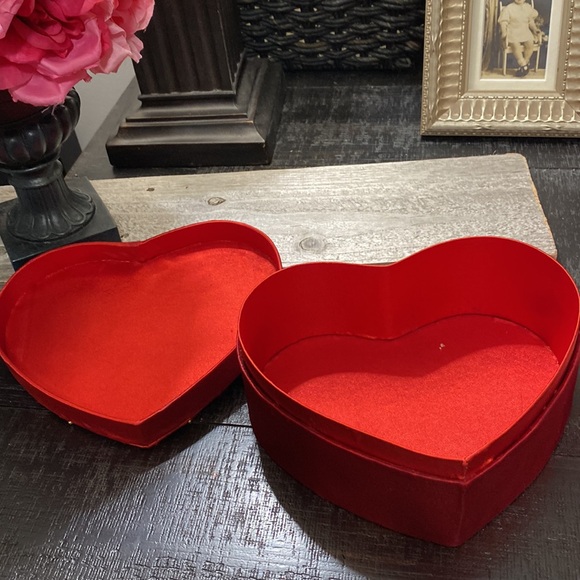 Red Satin Nesting 3 Heart-Shaped Decorative Boxes! - Picture 8 of 9